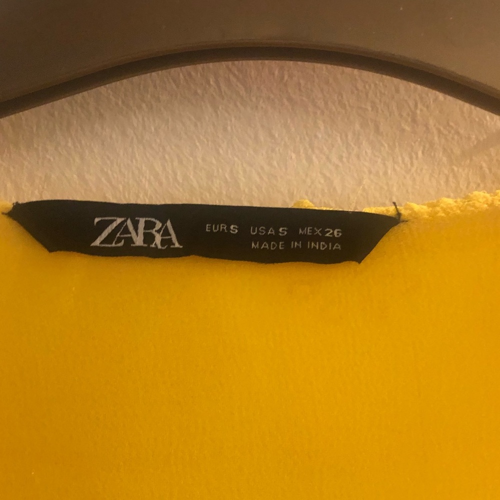 Zara Ruffle Top - Picture 4 of 5